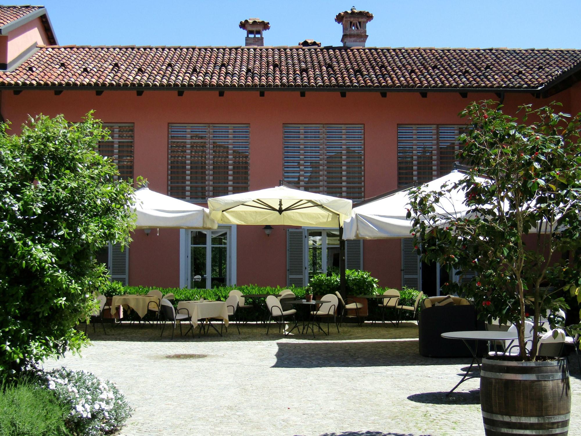 Relais Villa D'Amelia Benevello Exterior foto